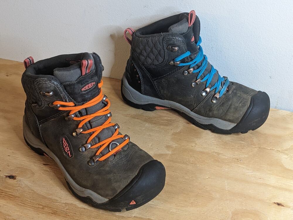 Keen Revel III Boot Black Rose Waterproof Hiking Outdoor Womens Size 6 With 23cm